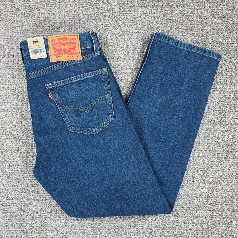 Levis 505 Regular Fit Jeans Mens 33x30 Blue Denim Straight Leg NWT Medium Wash